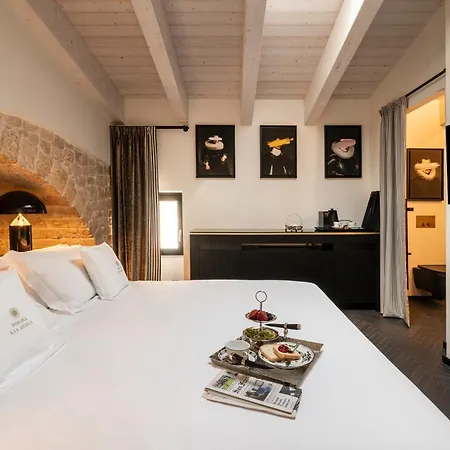 Bed and Breakfast Dimora San Nicola Charming 3*